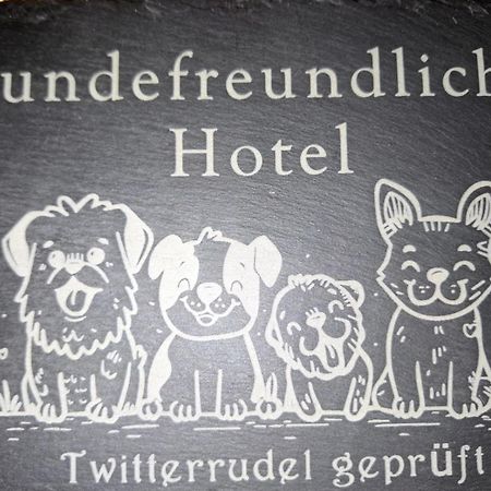 Stadt-Gut-Hotel Rheinischer Hof إسن المظهر الخارجي الصورة