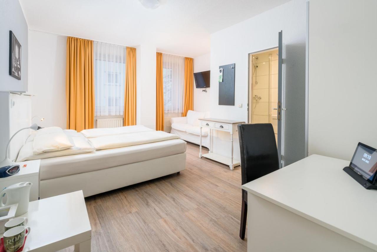 Stadt-Gut-Hotel Rheinischer Hof إسن المظهر الخارجي الصورة