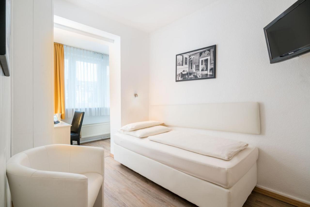 Stadt-Gut-Hotel Rheinischer Hof إسن المظهر الخارجي الصورة