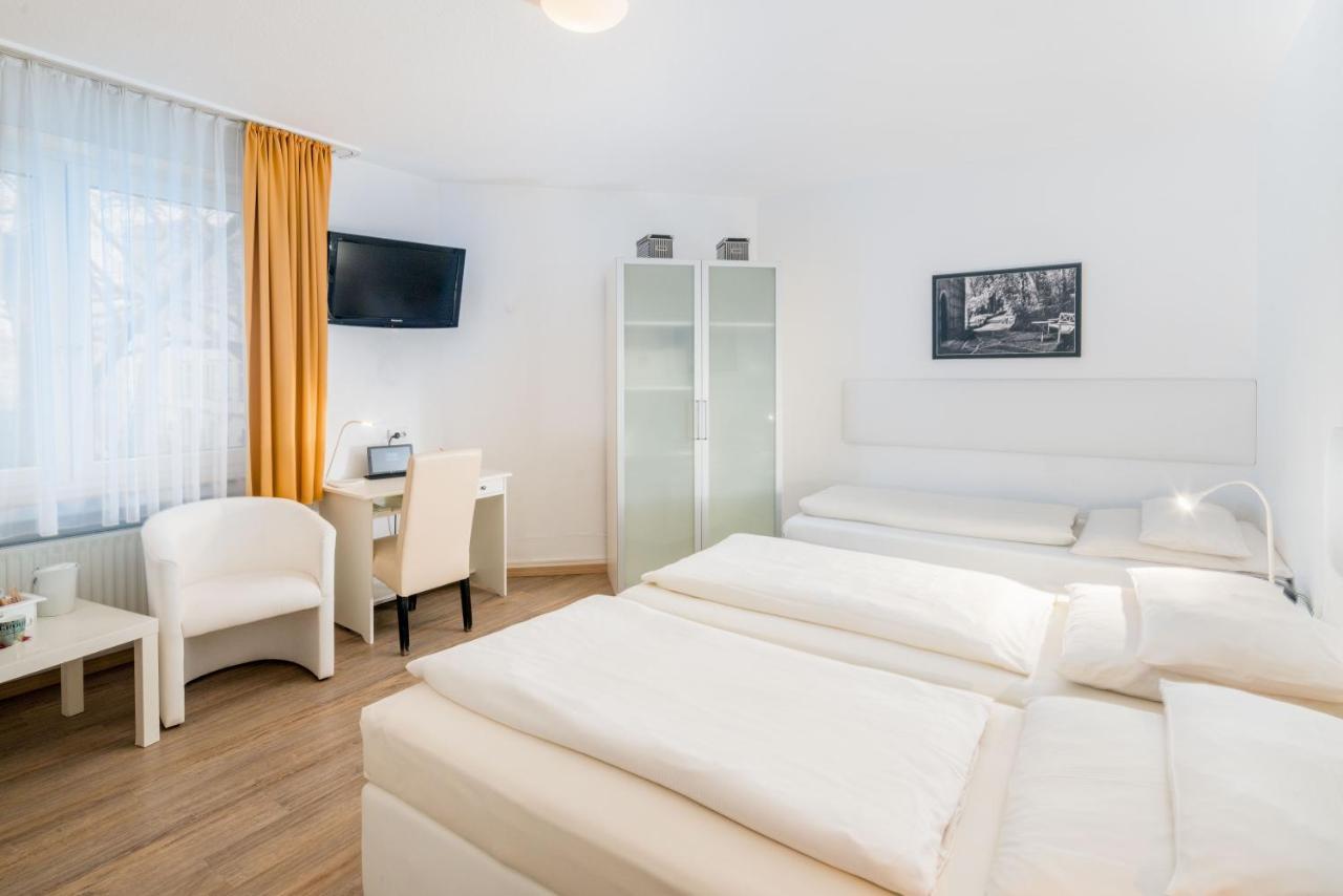 Stadt-Gut-Hotel Rheinischer Hof إسن المظهر الخارجي الصورة