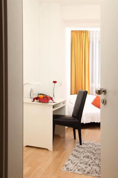 Stadt-Gut-Hotel Rheinischer Hof إسن المظهر الخارجي الصورة